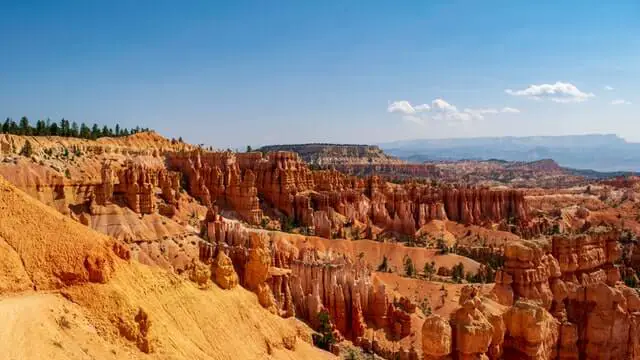 What airport is near Bryce Canyon