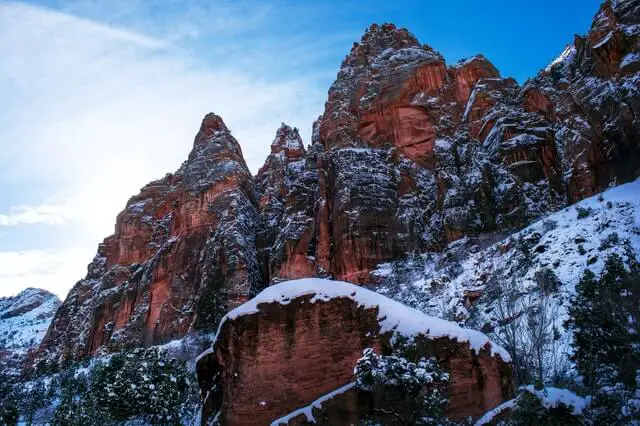 zion national park mountains covered in snow