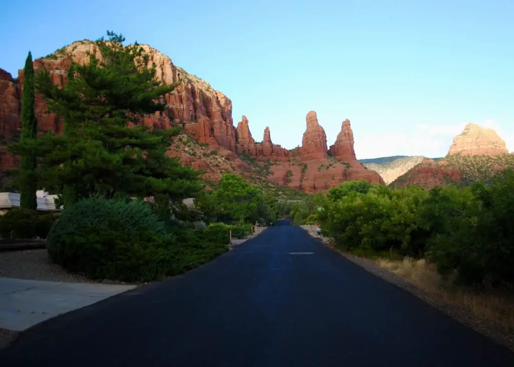 rock formations on little horse trail