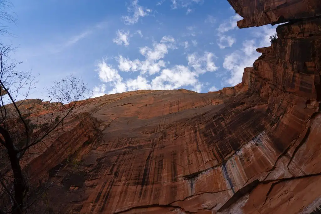 canyon wall at upper emerald pools